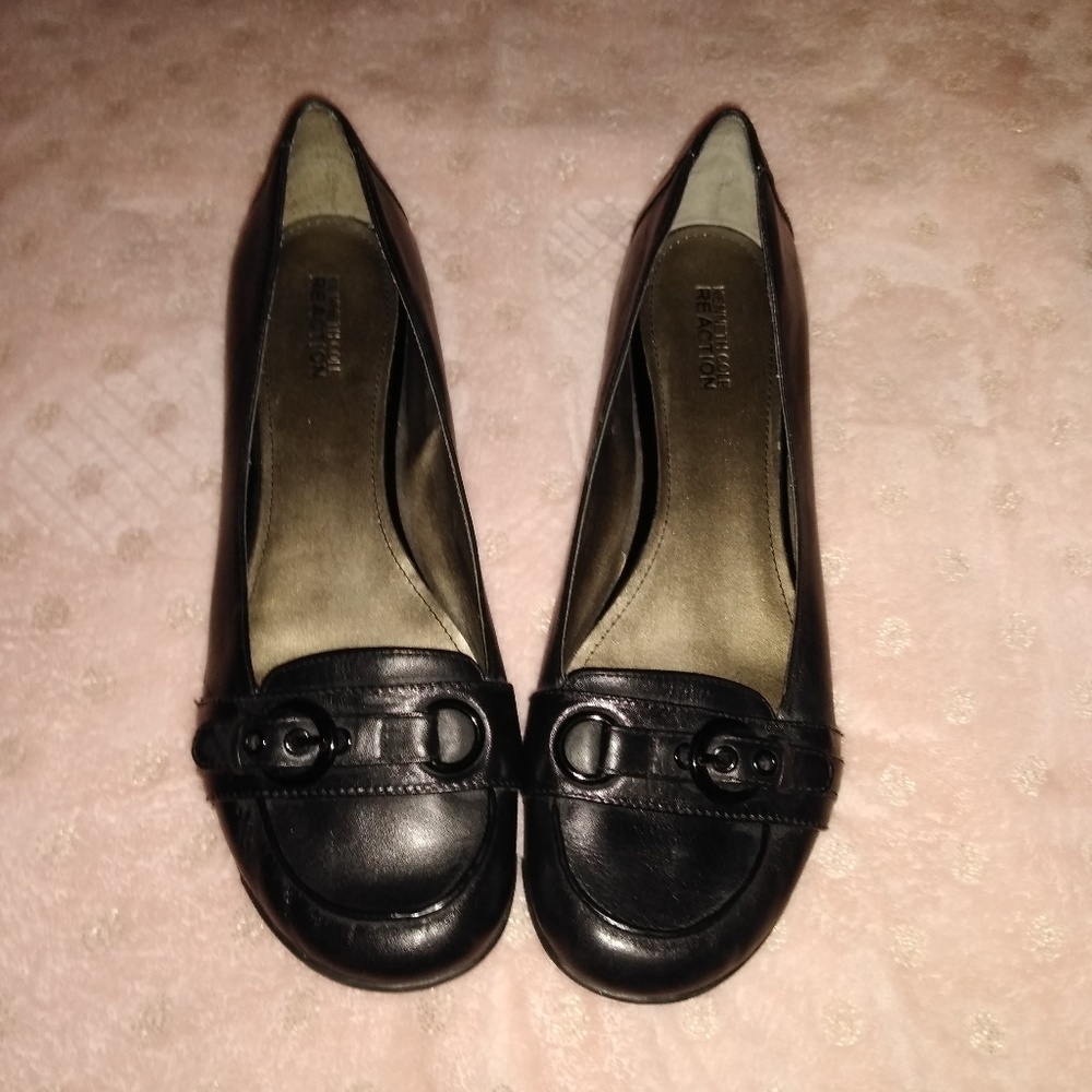 Women's SZ 10 *Kenneth Cole Reaction* Black Flats